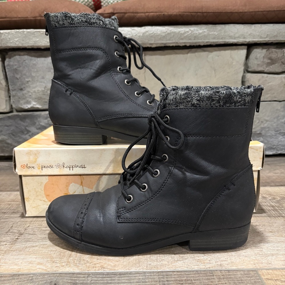Mudd Black Lace Up Boots w/ Sweater Cuff Women’s Size 9, Winter Shoe